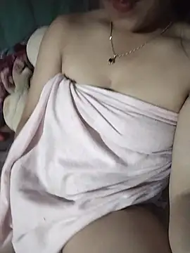 Lucky cutee online show from 06-24-26, 12:04