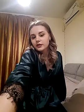 Snapshot of Molly_Voss chatting on 02-23-26, 05:54 Molly Voss online show from 02-23-26, 05:54