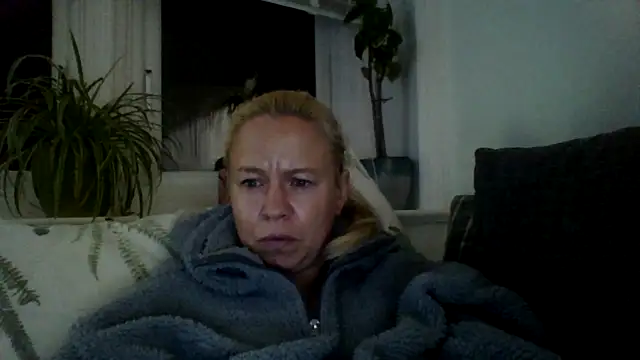 jennyblondeuk online show from 02-12-26, 07:20
