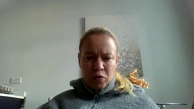 jennyblondeuk online show from 03-26-26, 04:01
