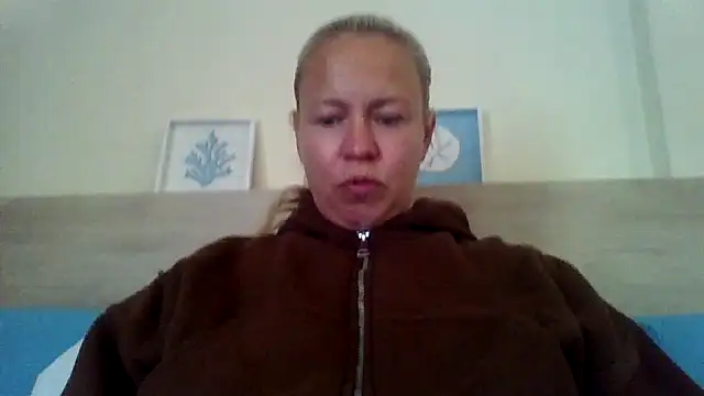 jennyblondeuk online show from 05-07-26, 04:23