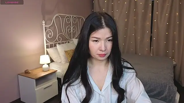 Lea Apple online show from 06-17-26, 12:13