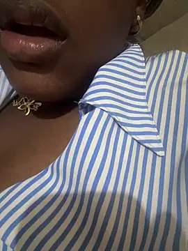 Snapshot of amorasecy chatting on 05-18-26, 04:02 amorasecy online show from 05-18-26, 04:02