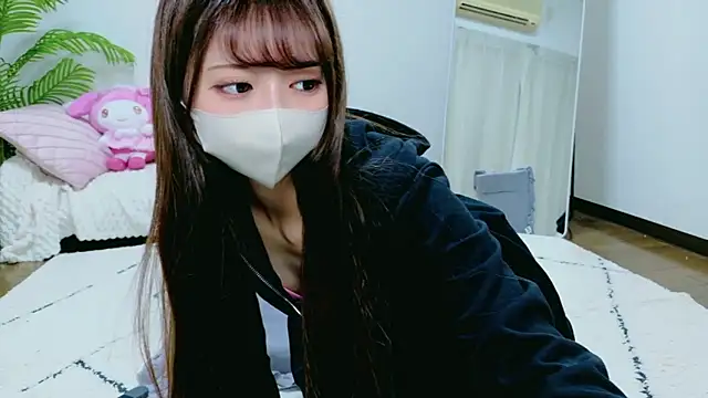 Snapshot of Kiki-jpn chatting on 04-08-26, 11:10 Kiki-jpn online show from 04-08-26, 11:10