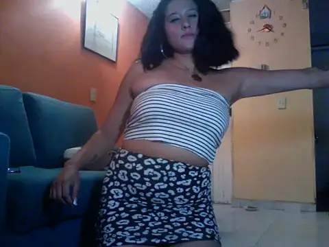 Snapshot of SweetDeya chatting on 03-05-26, 09:22 SweetDeya online show from 03-05-26, 09:22