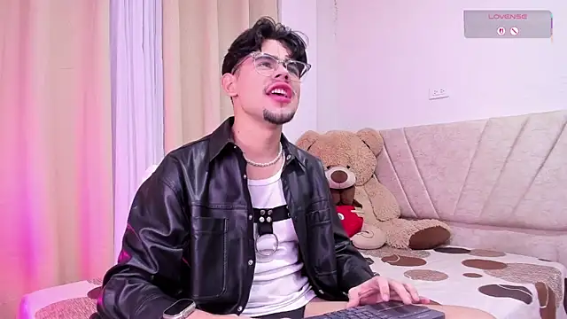 isaac saenzs online show from 02-08-26, 12:41