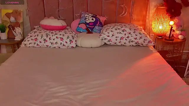 JulieHill online show from 02-13-26, 05:42