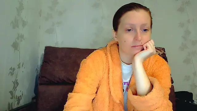 Snapshot of CrystallAngel chatting on 01-10-26, 04:09 CrystallAngel online show from 01-10-26, 04:09