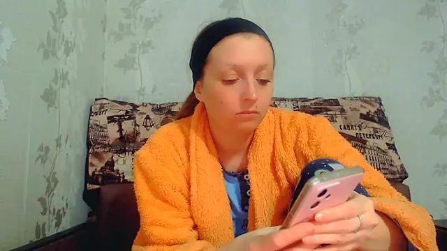 Snapshot of CrystallAngel chatting on 01-15-26, 05:27 CrystallAngel online show from 01-15-26, 05:27