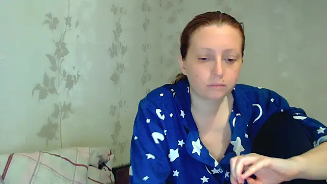 Snapshot of CrystallAngel chatting on 04-01-26, 04:48 CrystallAngel online show from 04-01-26, 04:48