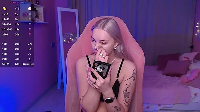 Leslie Caronn online show from 03-01-26, 07:43