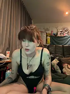 Snapshot of MisterandNiffyNoon chatting on 02-10-26, 08:57 MisterandNiffyNoon online show from 02-10-26, 08:57