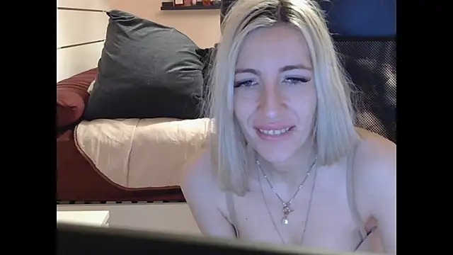 BarbieBlondieGirl online show from 01-17-26, 05:45