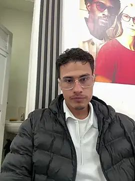 Latin Paisa Boy online show from 05-04-26, 11:56