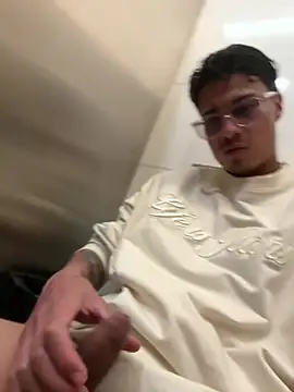 Latin Paisa Boy online show from 06-24-26, 09:14