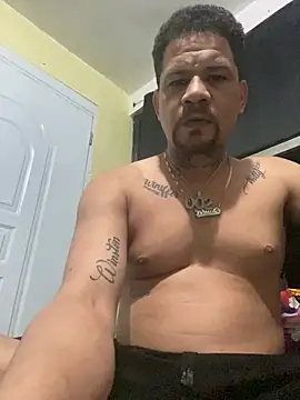 Snapshot of Dominicanobb chatting on 02-20-26, 06:26 Dominicanobb online show from 02-20-26, 06:26