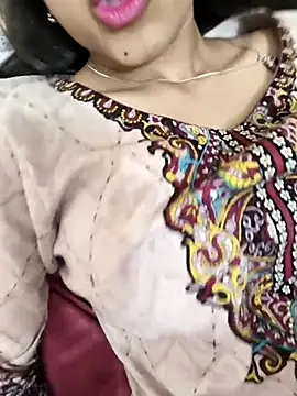 Snapshot of Yours-Zeenat chatting on 04-25-26, 10:18 Yours-Zeenat online show from 04-25-26, 10:18