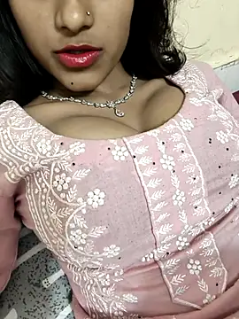 Snapshot of Yours-Zeenat chatting on 04-27-26, 09:18 Yours-Zeenat online show from 04-27-26, 09:18