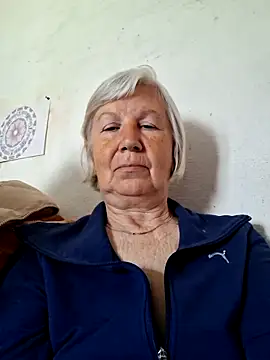 KlaudiaDarling online show from 05-01-26, 07:57