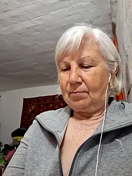KlaudiaDarling online show from 05-10-26, 07:08