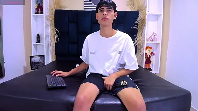 KevinBrooks  online show from 02-03-26, 11:43