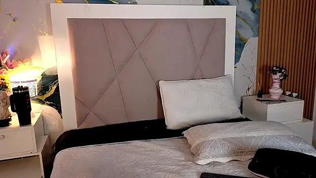 Sienna Desiree online show from 06-10-26, 12:59