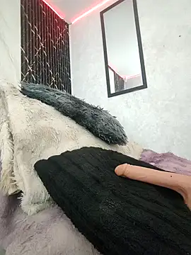 Isis Hot   online show from 03-09-26, 11:03