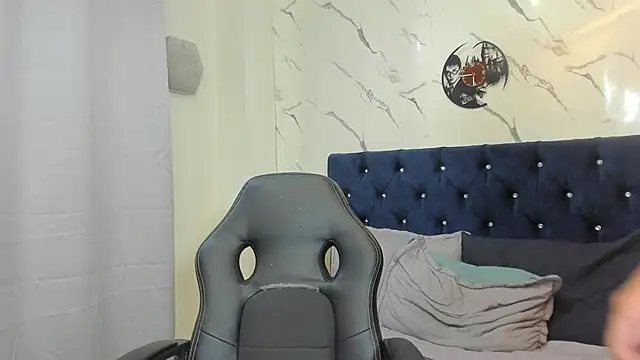 asher lux online show from 04-30-26, 07:53