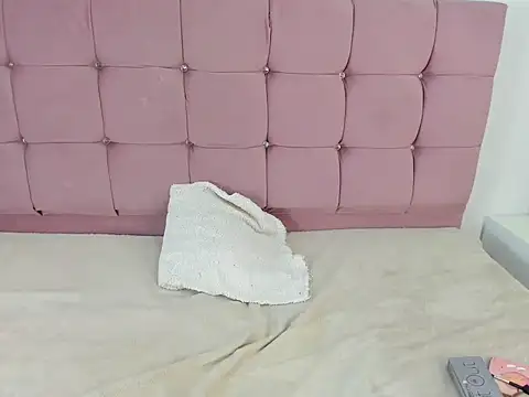 MiaKleinX online show from 02-13-26, 10:28