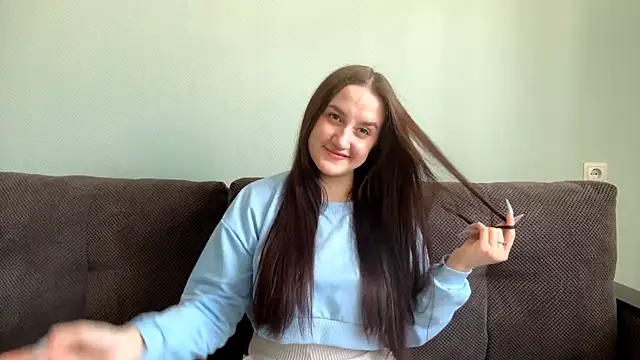 Snapshot of tinykissme chatting on 02-18-26, 07:04 tinykissme online show from 02-18-26, 07:04