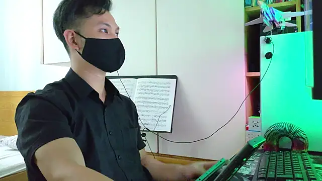 OnlyHand9x online show from 06-25-26, 05:12