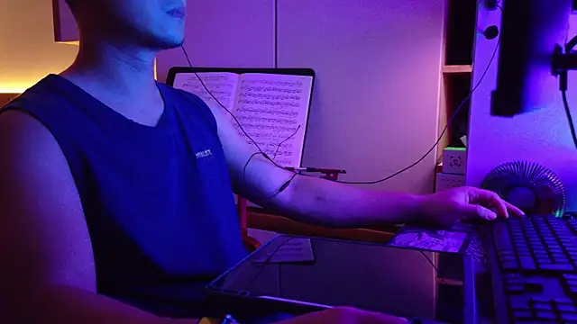 OnlyHand9x online show from 06-26-26, 04:44