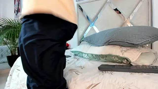 Snapshot of Liam_saint chatting on 02-27-26, 01:11 Liam saint online show from 02-27-26, 01:11