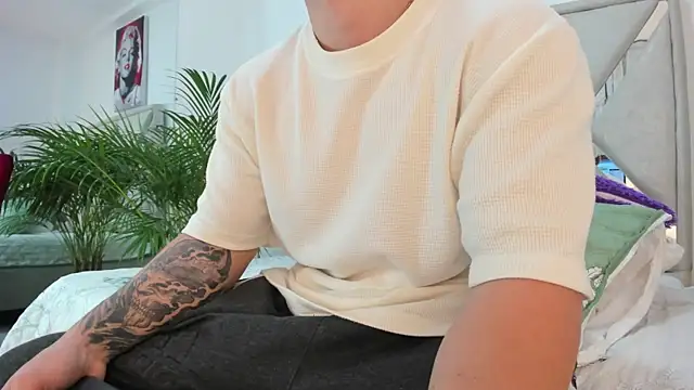 Snapshot of Liam_saint chatting on 03-20-26, 12:21 Liam saint online show from 03-20-26, 12:21