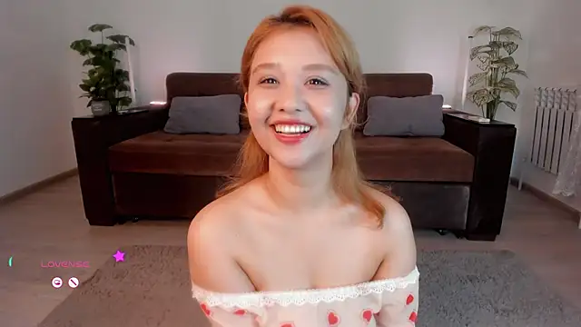 Snapshot of larabae chatting on 06-27-26, 12:26 larabae online show from 06-27-26, 12:26