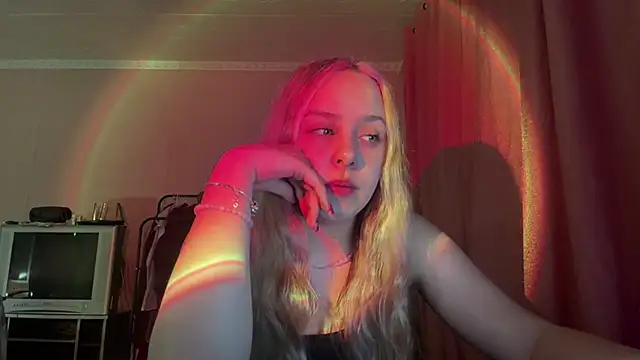 ZoraDearmon online show from 01-17-26, 09:40