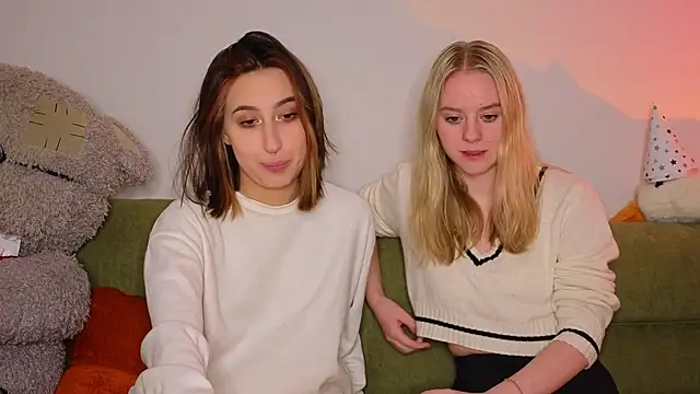 Mimipaws online show from 01-12-26, 07:52