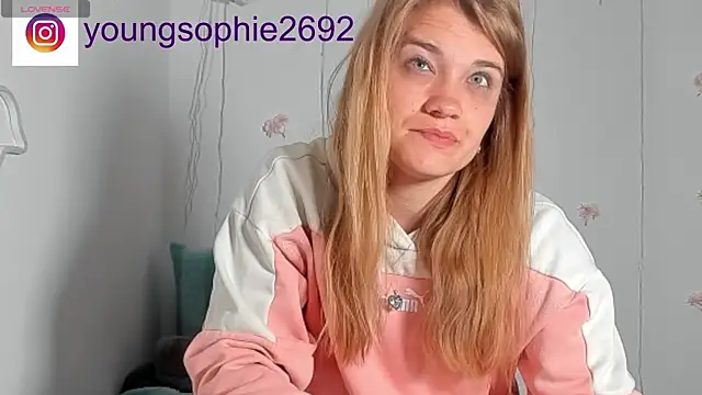 Snapshot of YoungSophie chatting on 04-26-26, 08:34 YoungSophie online show from 04-26-26, 08:34