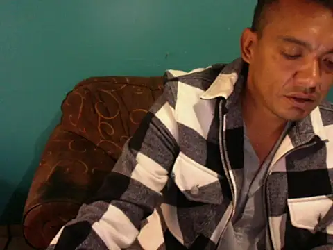 latinomoreno95 online show from 06-17-26, 07:26