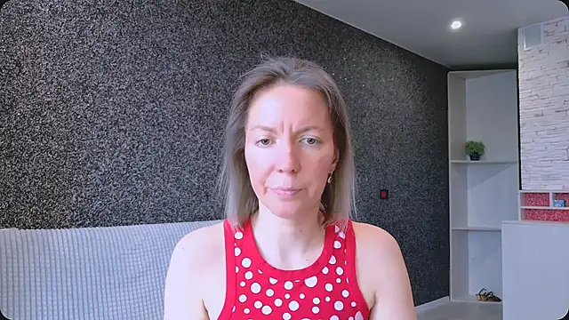 Amanda Luxe online show from 05-08-26, 03:01