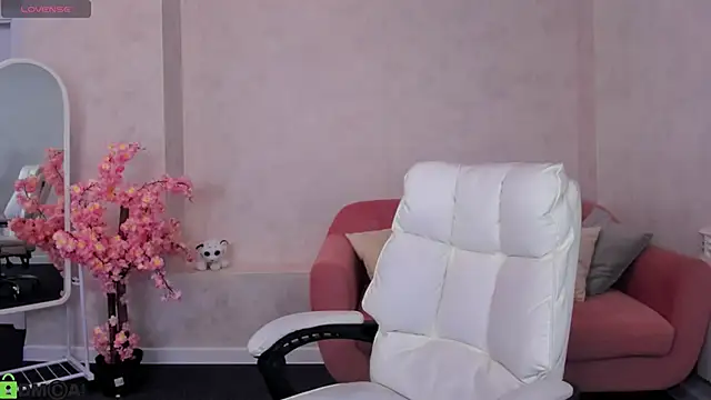 Marie Hayes online show from 06-07-26, 01:32