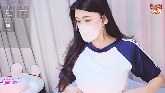 Snapshot of 1-Emma-1 chatting on 03-12-26, 11:27 1-Emma-1 online show from 03-12-26, 11:27