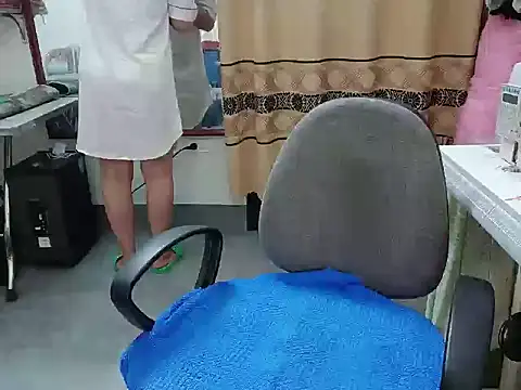 Snapshot of Heni6368 chatting on 03-19-26, 10:30 Heni6368 online show from 03-19-26, 10:30