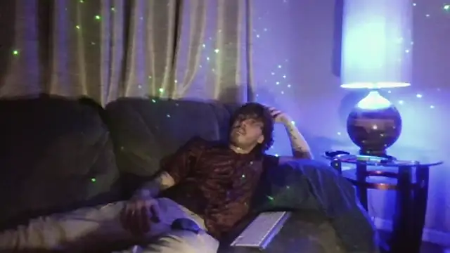 Snapshot of Derrick7799 chatting on 02-02-26, 05:39 Derrick7799 online show from 02-02-26, 05:39