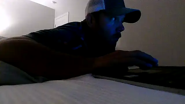 Snapshot of nuttincowboy chatting on 05-19-26, 01:56 nuttincowboy online show from 05-19-26, 01:56