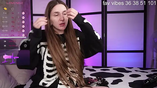 Snapshot of Alice_Goth chatting on 03-15-26, 09:26 Alice Goth online show from 03-15-26, 09:26