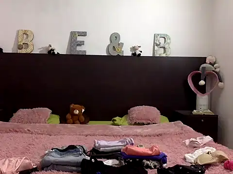 Flabia Roses online show from 01-18-26, 03:27