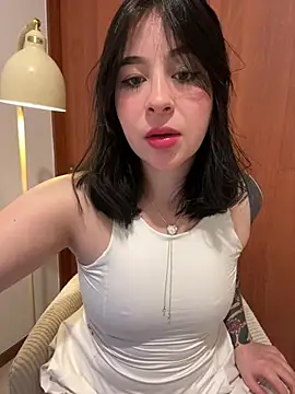 Snapshot of evelynrosess1 chatting on 06-25-26, 02:11 evelynrosess1 online show from 06-25-26, 02:11