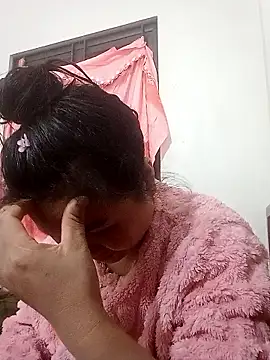 Snapshot of kira0021 chatting on 01-19-26, 01:04 kira0021 online show from 01-19-26, 01:04