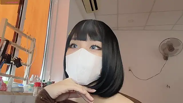 Snapshot of Tieu-May chatting on 02-11-26, 04:28 Tieu-May online show from 02-11-26, 04:28